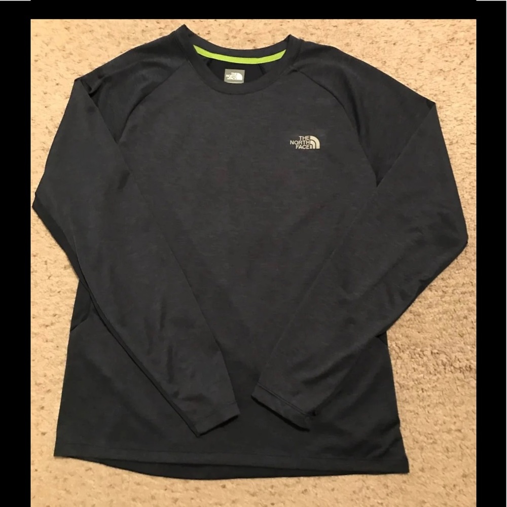 Men’s The North Face flash dry long sleeve- medium